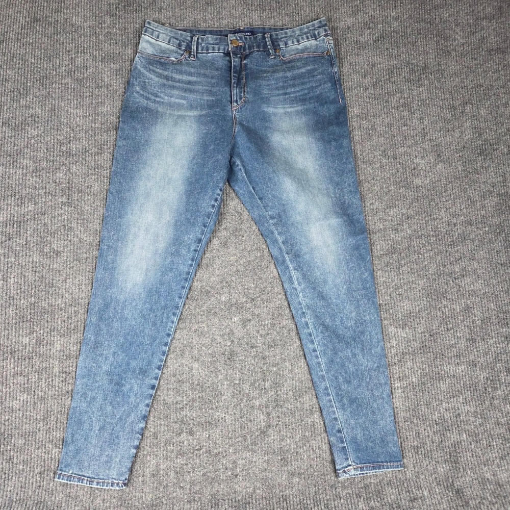 Bandolino Smooth Operator Mid Rise Blue Wash‎ Denim Jeans Women's Size 18